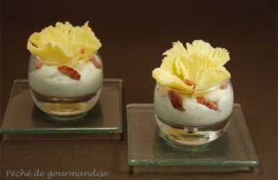 Mousseline de chou-fleur aux lardons et sa corolle de tête de moine