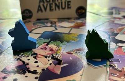 On a testé Agent Avenue, le nouveau jeu de bluff en duo de chez Iello