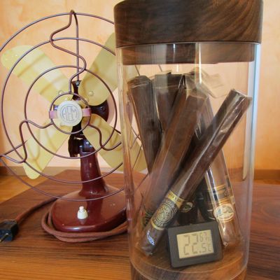 Boîte à cigares cylindrique