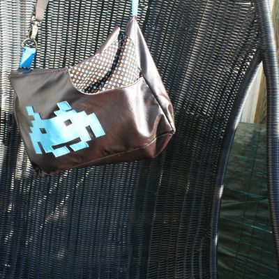 Le sac tant attendu... Adonis version Space invader!