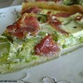 Tarte à la courgette et au jambon cru, pâte à l'huile d'olive et aux graines de pavot