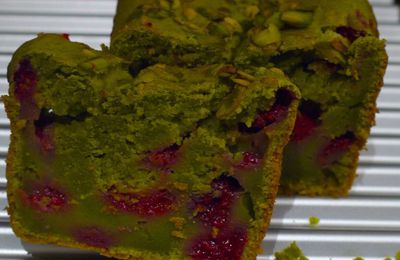 Ma nouvelle folie, le thé vert - Cake au thé vert matcha et aux framboises