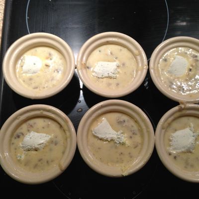 Petits moelleux aux champignons de Paris, coeur Tartare