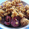 Crumble de framboises au pain d'épices sur lit de pommes caramélisées