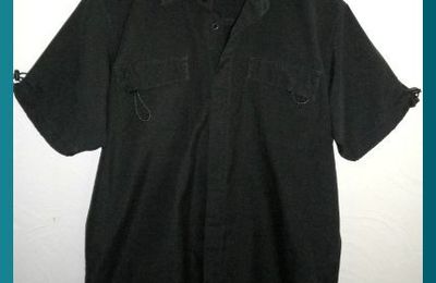 Une chemise d'homme devenue débardeur femme.