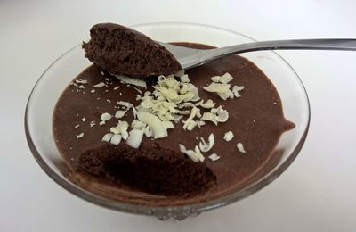 Mousse au chocolat : une recette sans crème vs recette avec crème