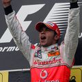 LEWIS HAMILTON CHAMPION DU MONDE F1... UN SIGNE POUR OBAMA !