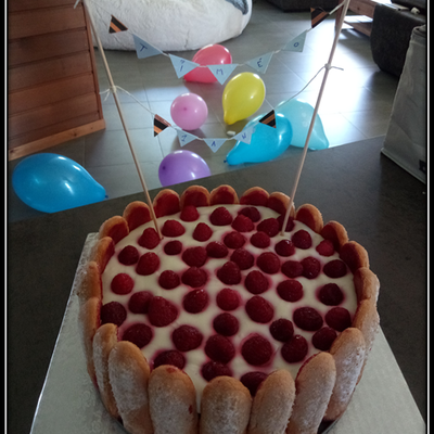 Charlotte aux framboises et sa mousse mascarpone au chocolat blanc