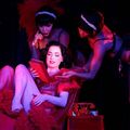 Les dimanches de Dita. Aujourd'hui, elle reçoit les copines.
