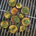 Aubergines grillées aux herbes et à l'ail