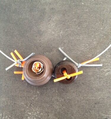Collier boutons et scoubidou 