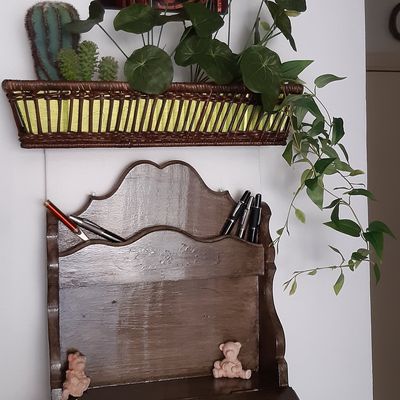 COMMENT CACHER DES TROUS OU DES VIS DANS UN MUR