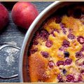 Gratin à la pêche et aux fruits rouges