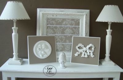 PlAQUES DECORATIVES TAUPE & BLANC