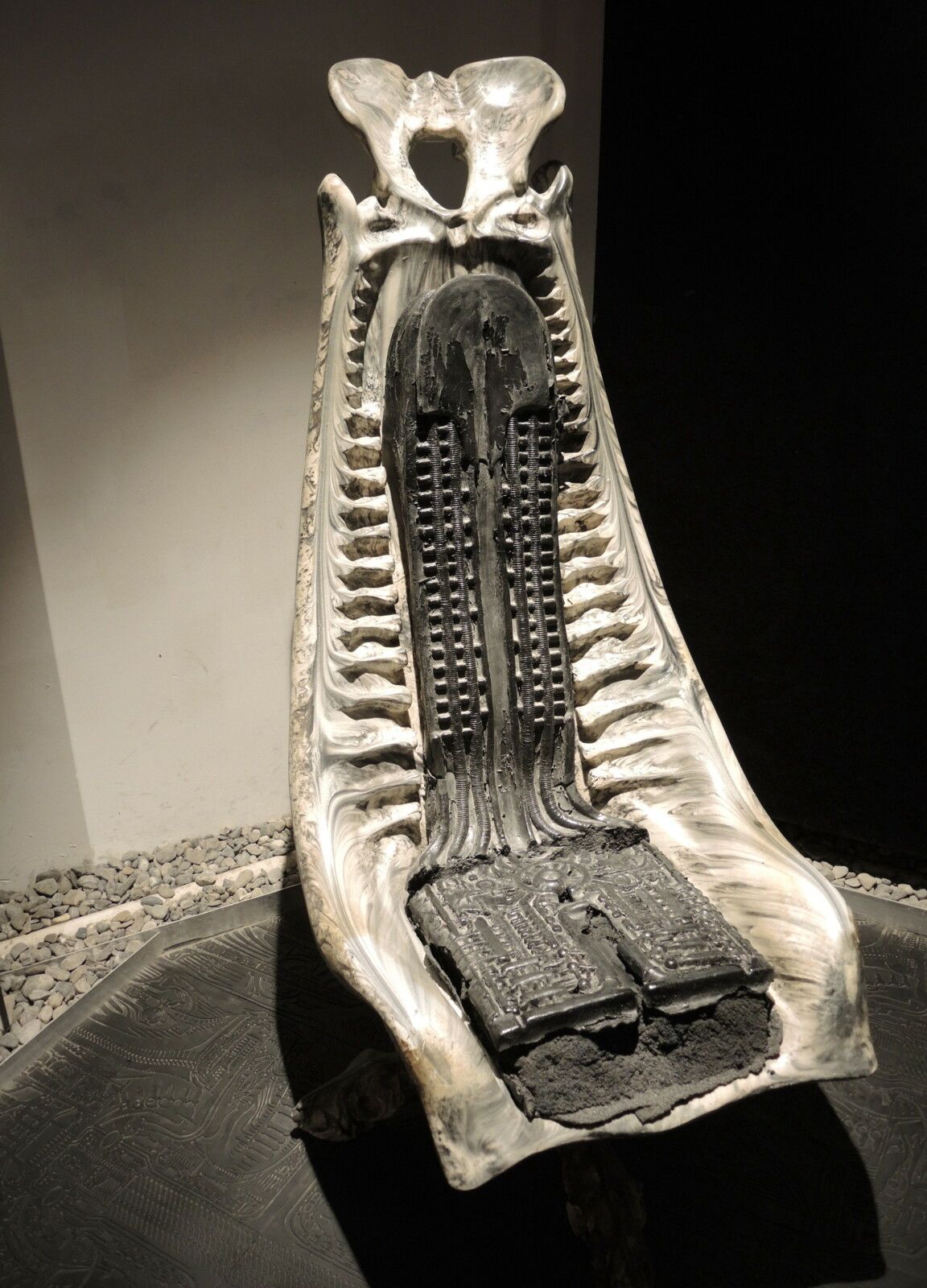 Gruyères, musée HR Giger, 2ème étage, salle diverse, siège Dune (Suisse)