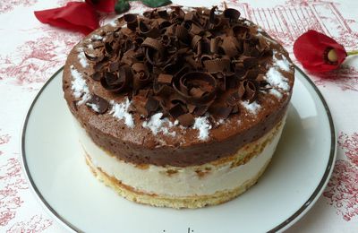 Entremets avec crème mousseline au citron et mousse au chocolat pour Pessah sans farine ni gluten