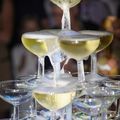 Messieurs, dans le petit moment qui nous reste entre la crise et la catastrophe, autant boire une coupe de Champagne. Claiudel