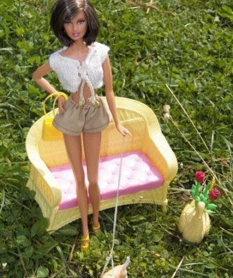 un petit top au tricot  barbie