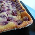 Clafoutis aux cerises, amande et fève tonka