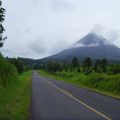 Le volcan Arenal dans la ligne de Mire