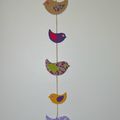 Mobile / Guirlande d'oiseaux en tissu recto-verso - Coton violet, parme à pois, Liberty, lin jaune, toile de jute