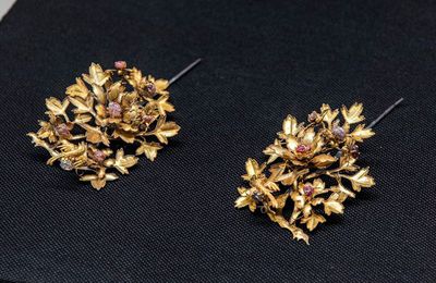 Gold inlaid jewellery butterfly and bird tree with flowers hairpins, Ming Dynasty, 15th century