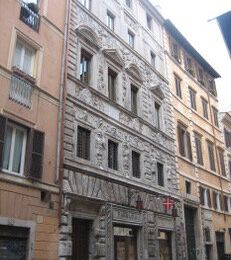 Ponte - Dans la courbe du Tibre (8/21). La Via dei Banchi Vecchi (rue des vieilles banques !).