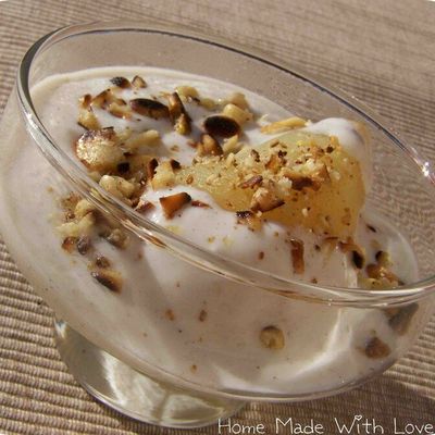 Coupe de fromage blanc aux poires, à la cardamome et aux pignons de pin - 1,5pt/pers