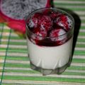 Panna cotta vanillée citron/coco au pitaya et coulis de fruits rouge