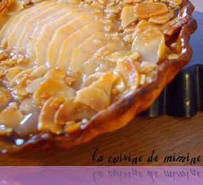 Tarte poires-crème de cannelle, nappage croustillant aux amandes