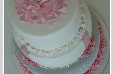 Gâteau de mariage - Wedding cake blanc, rose et gris - Nîmes