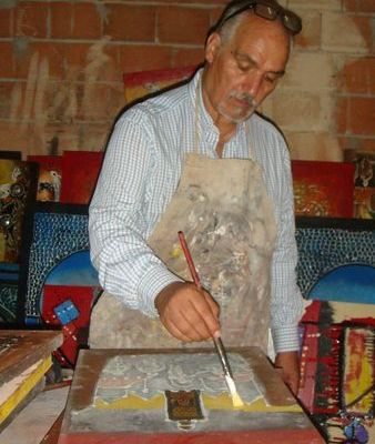 Abderrahmane Zenati, le premier artiste peintre et écrivain marocain qui ose exposer ses toiles dans la rue