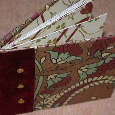 Fantaisie en brun et rouge