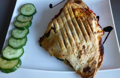 Piadina aux boulettes et aubergine