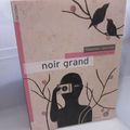 Noir grand : extrait
