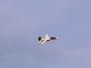 Un Gruman Tomcat F14 à propulsion électrique.