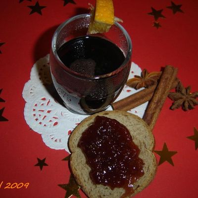 Confiture de Noël de vin chaud aux épices.