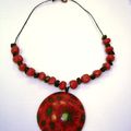 Collier rouge