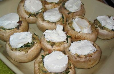 Champignons farcis au fromage de chèvre et jambon