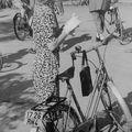 Concours d'élégance féminin à bicyclette dans les années 40