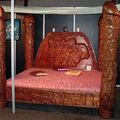 comment on couche, on fait son lit.