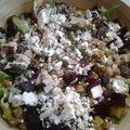 Salade, betteraves rouge, rhubarbe et feta 