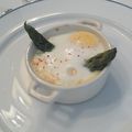 Oeuf cocotte aux asperges et au parmesan