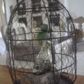 Cage en fer couleur rouille 43cm hauteur x 23,5cm