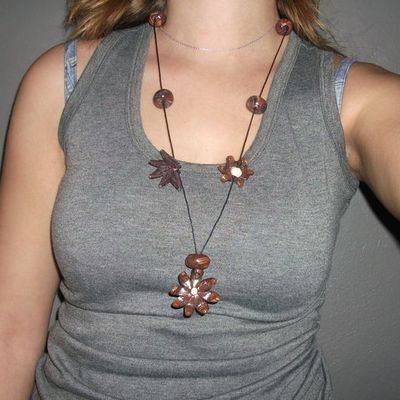 2 : sautoir chocolat 