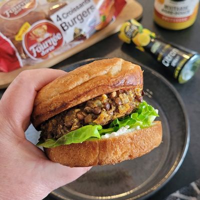 ...Burger végétal aux lentilles vertes... (Cathytutu, Carinne Teyssandier, Télématin)
