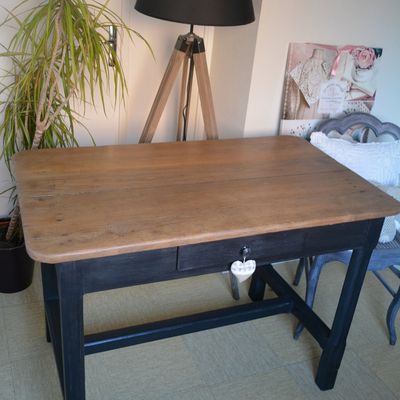 Table ancienne relookée noire