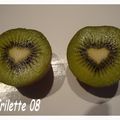 Surprise en coupant un Kiwi ..... mignon ?