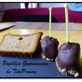 Sucettes de foie gras [chocolat, pain d’épices et sésame]