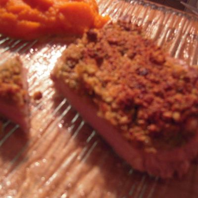 Côtes de porc en croûte de pistache